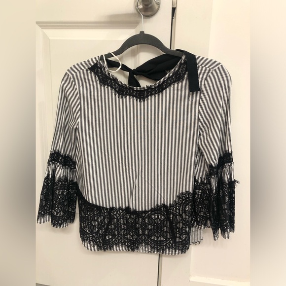 Vertical stripe bell Sleeve Top - Picture 1 of 3